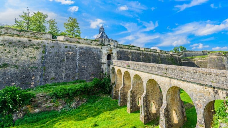 A cruise in Aquitaine : the great wines of Southern France (port-to-port cruise)