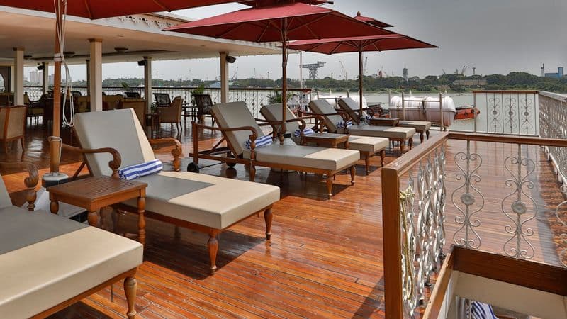 Cruise on the Ganges: The Sacred Waters between Kolkata and Varanasi (port-to-port cruise)