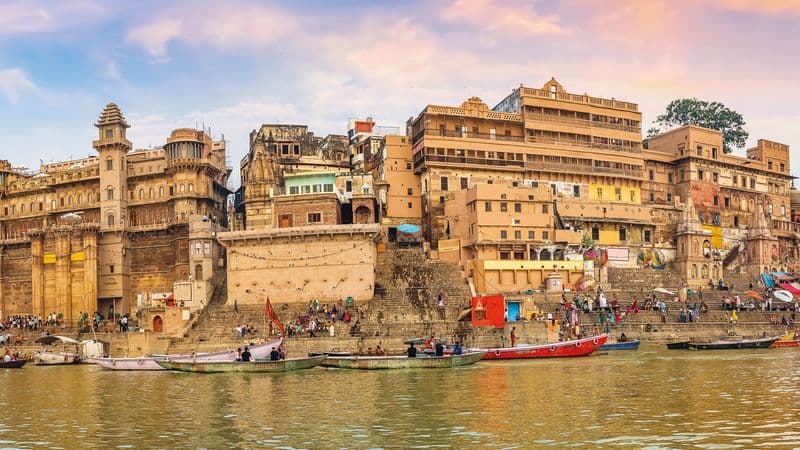 Cruise on the Ganges: The Sacred Waters between Kolkata and Varanasi (port-to-port cruise)